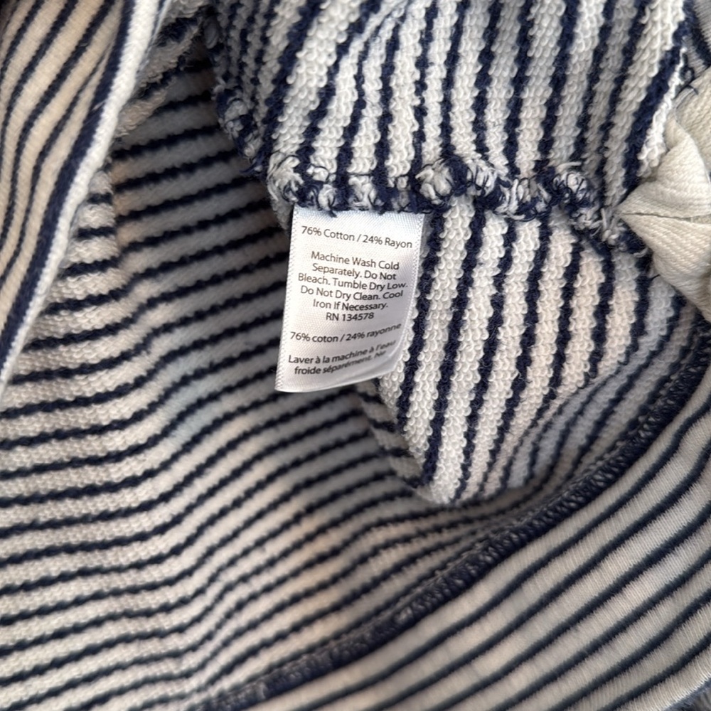 ☀️ Vineyard Vines Blue and White Striped Hoodie - Picture 4 of 5